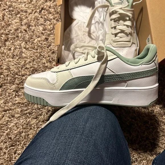 Women Puma’s platform size 6.5 FINAL Price firm on this - Picture 6 of 8